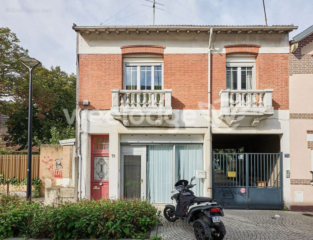 Maison à COURBEVOIE