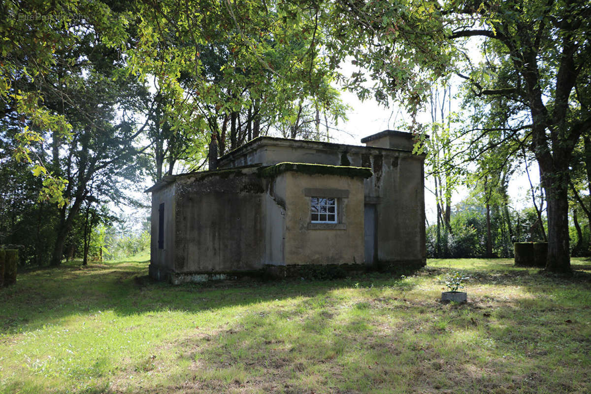 Terrain à SAINT-GERMAIN-DU-BOIS