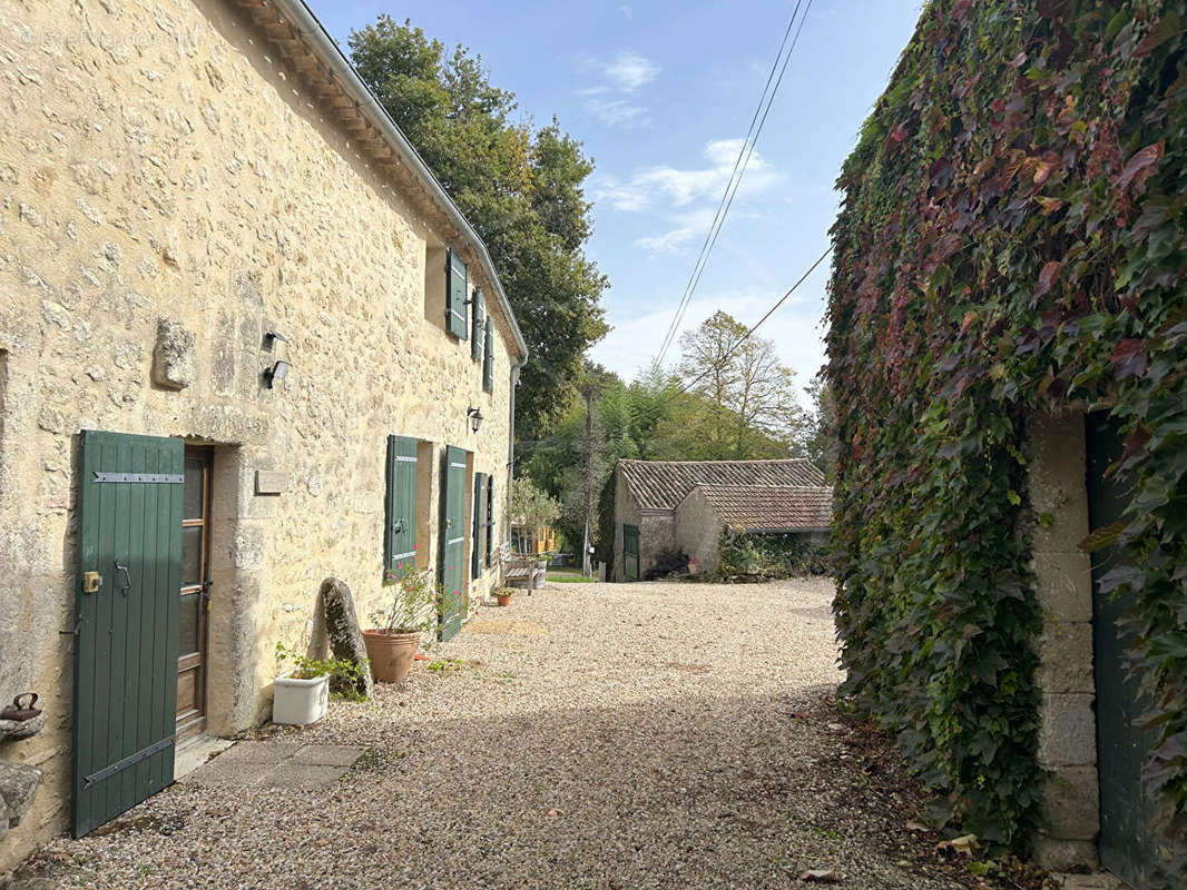 Maison à SAINT-EMILION