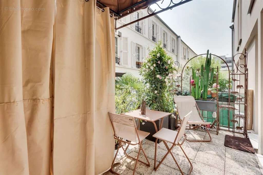 Appartement à PARIS-11E