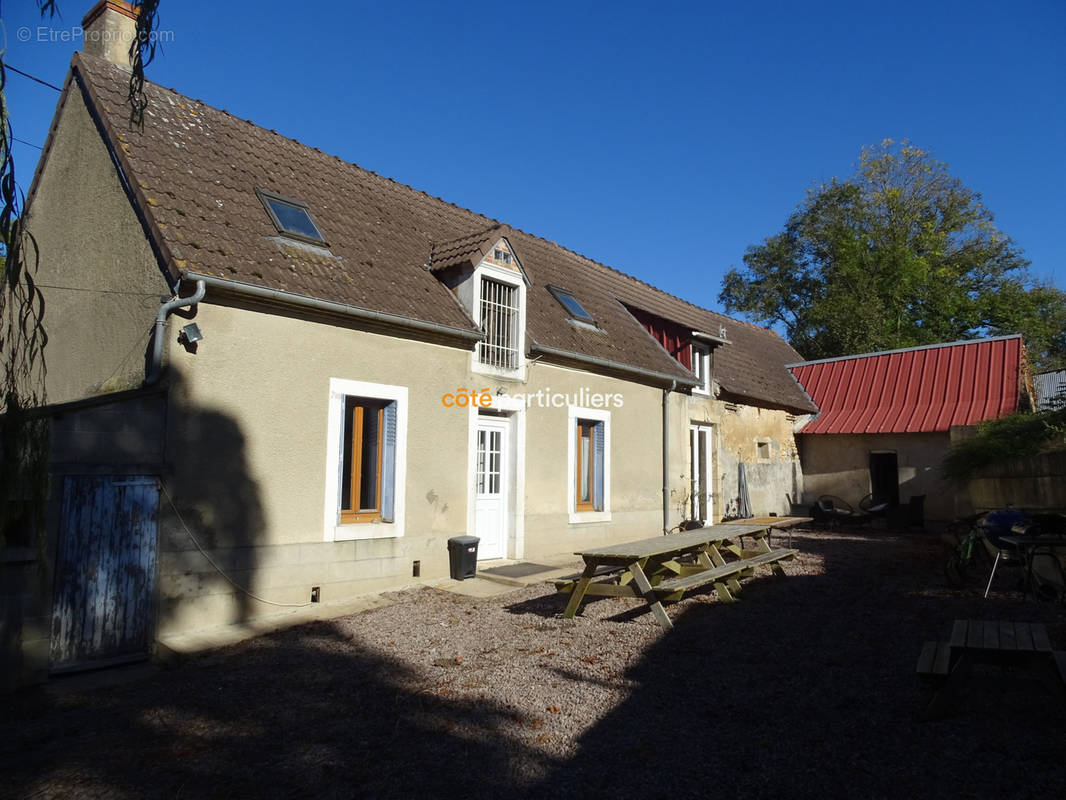 Maison à LIGNIERES