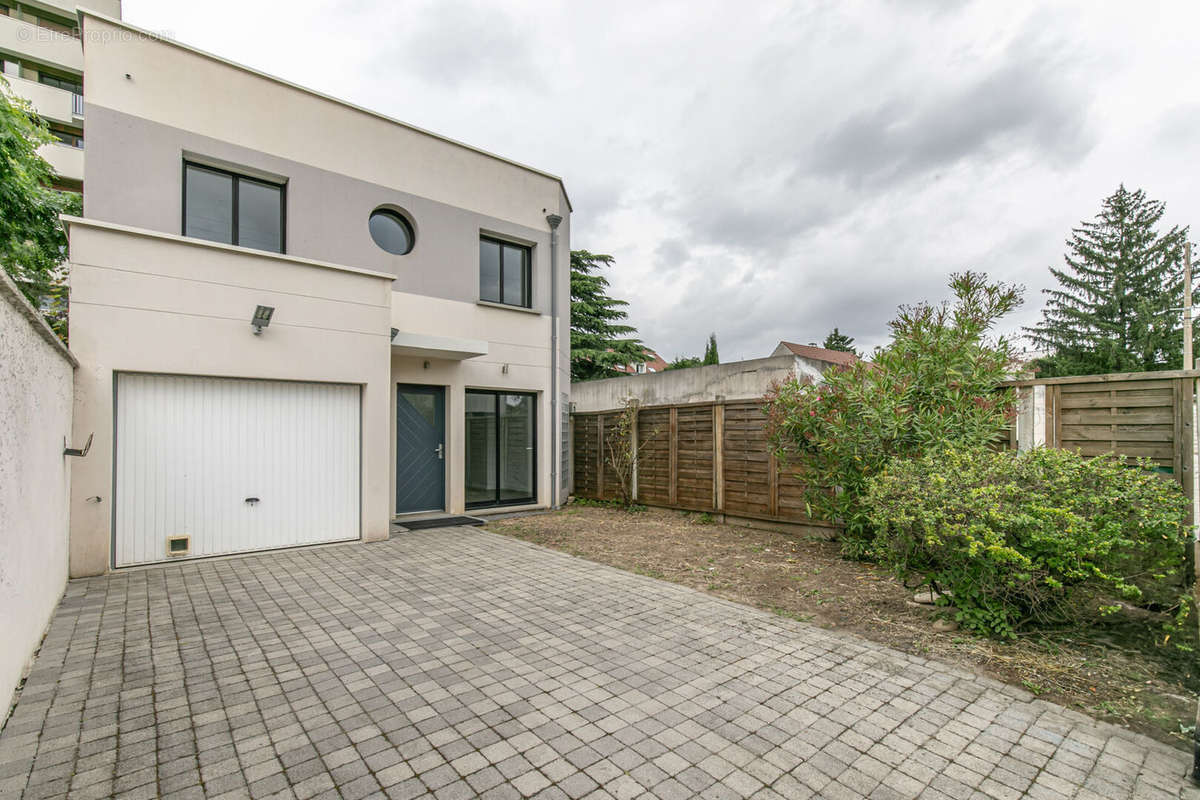 Maison à CHAMPIGNY-SUR-MARNE