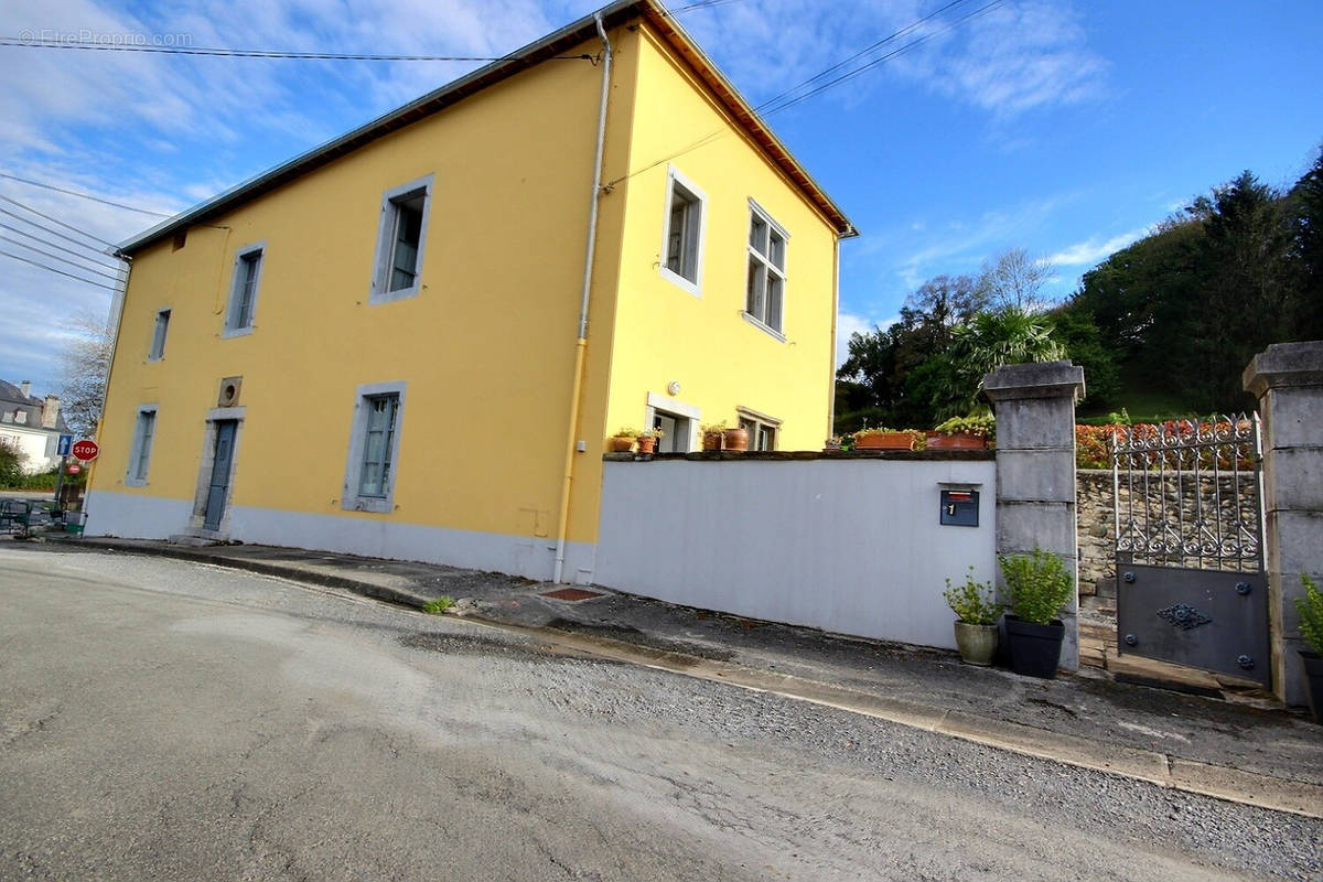 Appartement à OLORON-SAINTE-MARIE