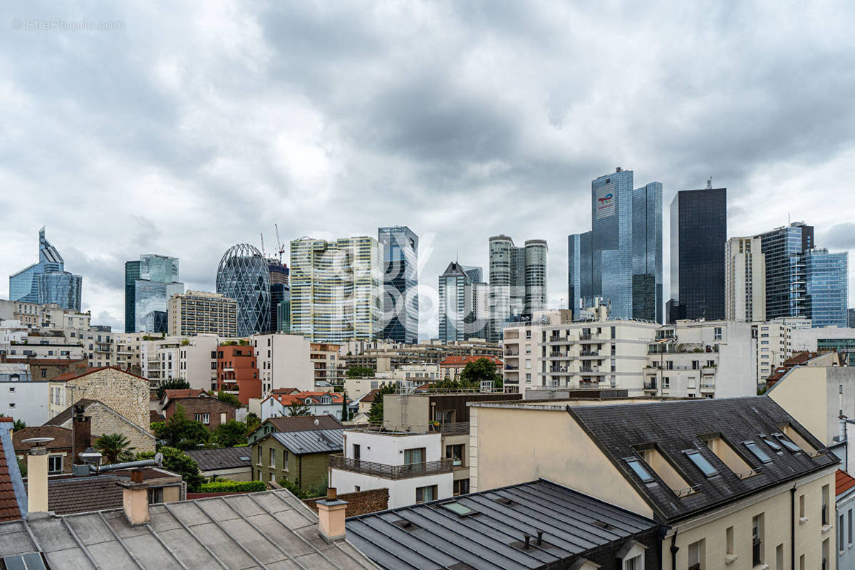 Appartement à COURBEVOIE