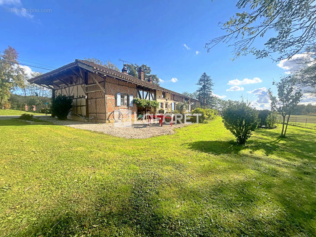 Maison à VARENNES-SAINT-SAUVEUR