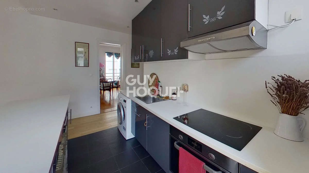 Appartement à PARIS-15E