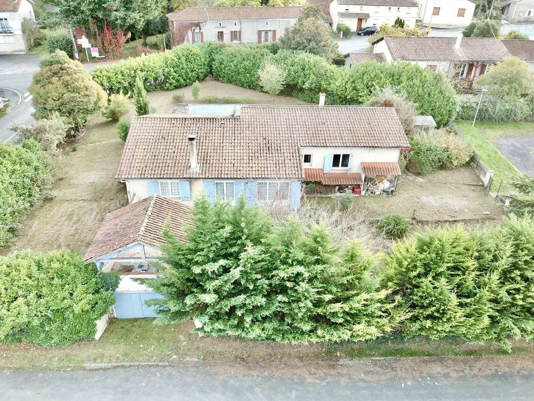 Maison à BOUDY-DE-BEAUREGARD