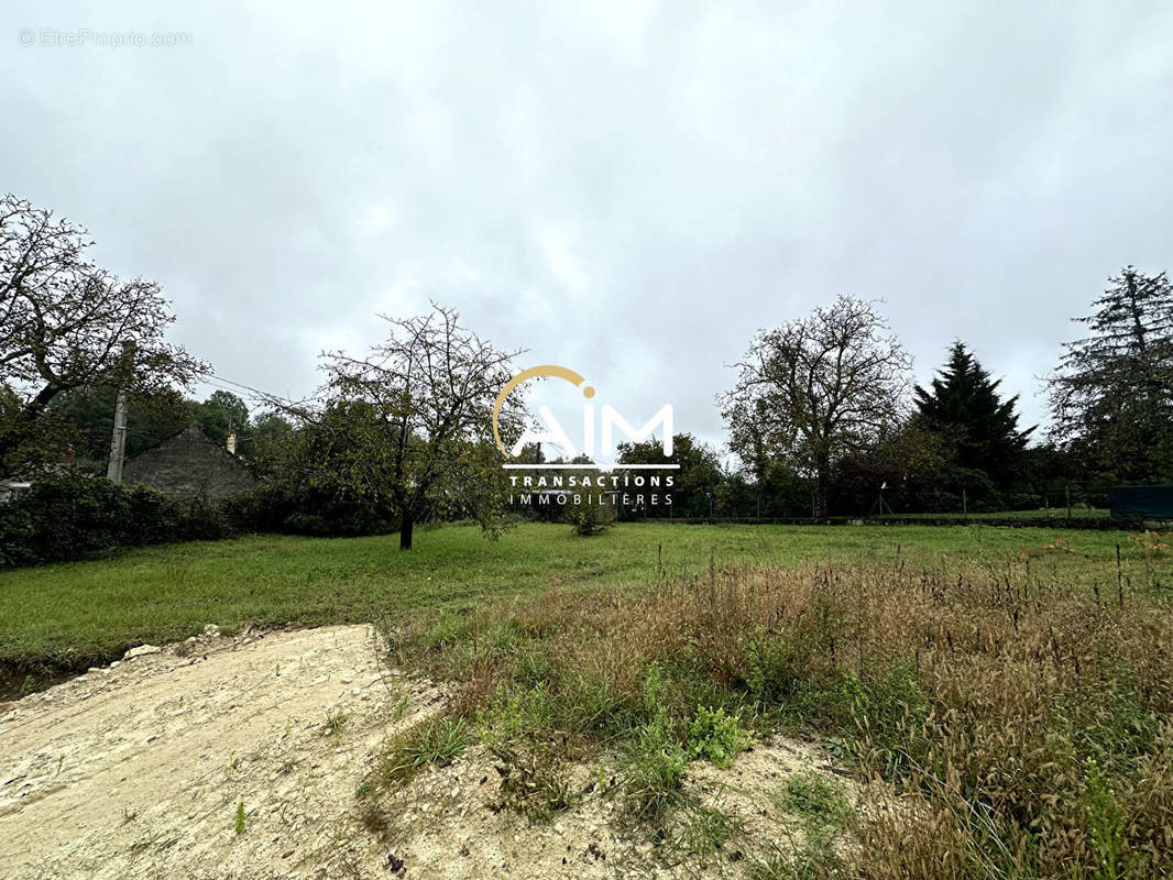 Terrain à MONTLOUIS-SUR-LOIRE