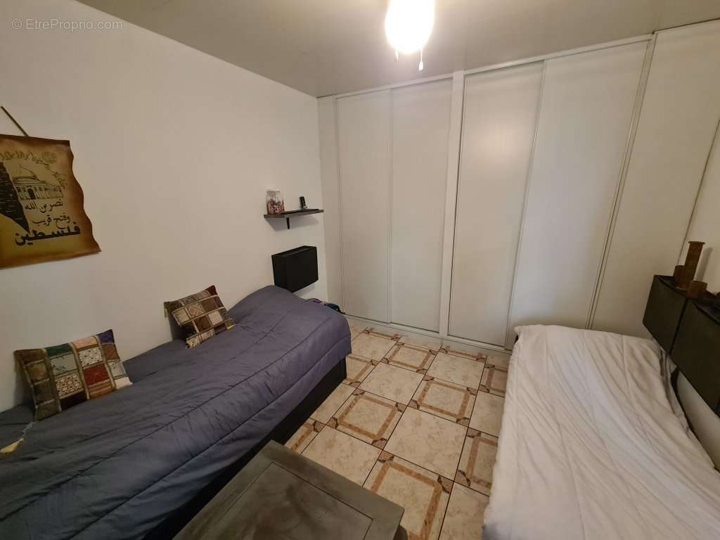 Appartement à UNIEUX