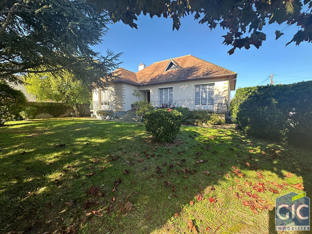 Maison à SAINT-MARTIN-DE-FONTENAY