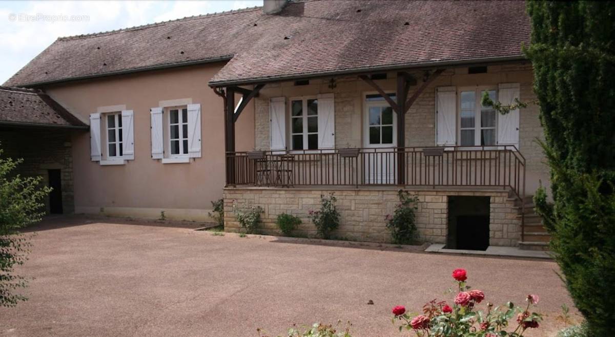 Maison à ARGENTEUIL-SUR-ARMANCON