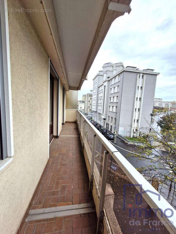 BALCON COTE SAM ET CUISINE - Appartement à SAINT-ETIENNE