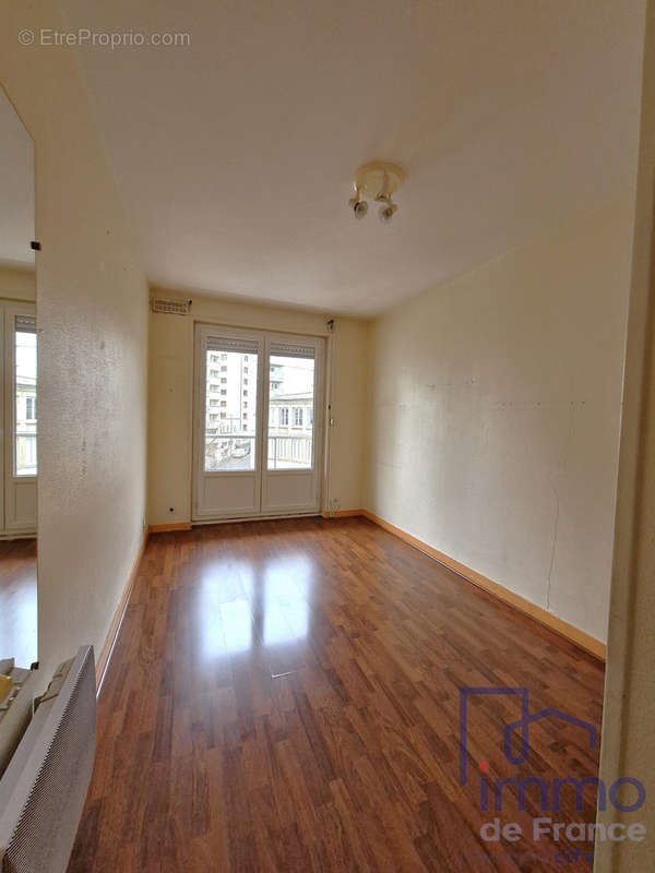 CHAMRE 2 - Appartement à SAINT-ETIENNE