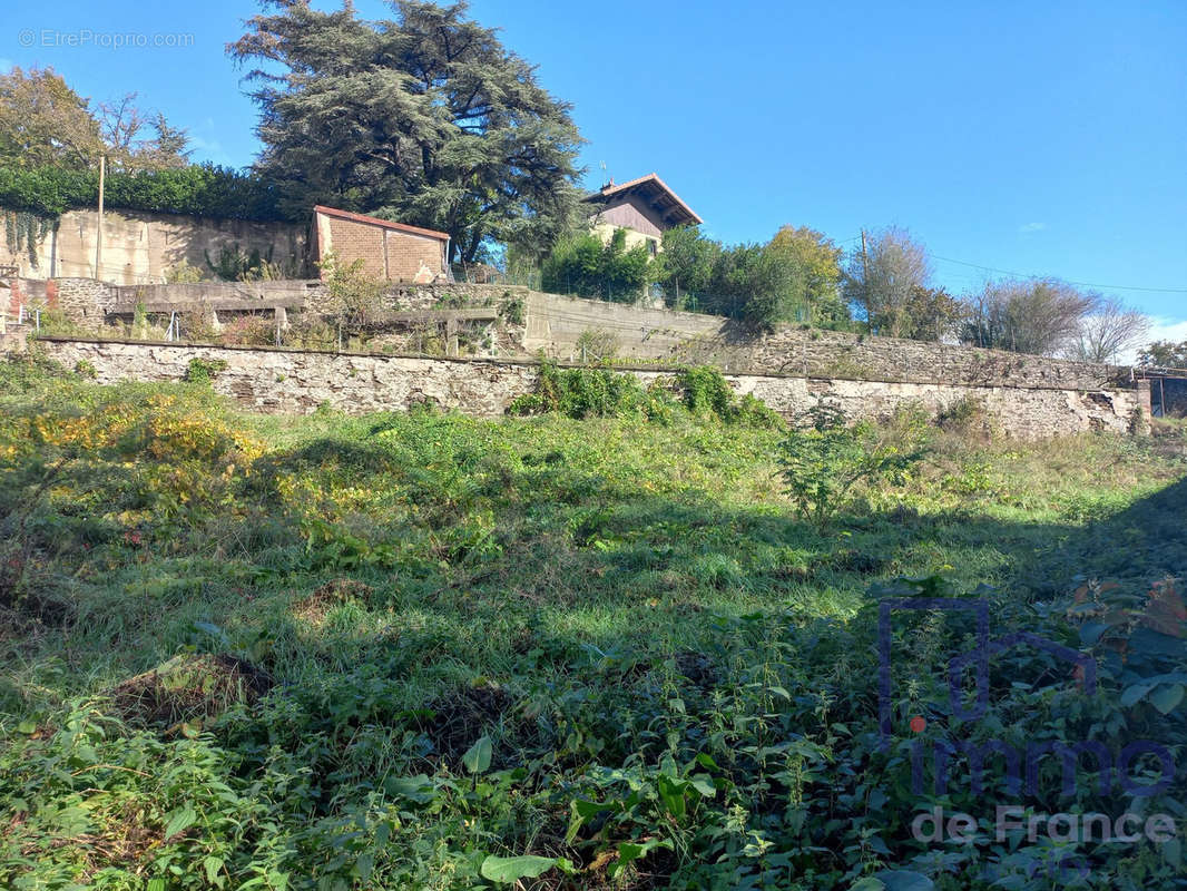 Terrain à SAINT-CHAMOND