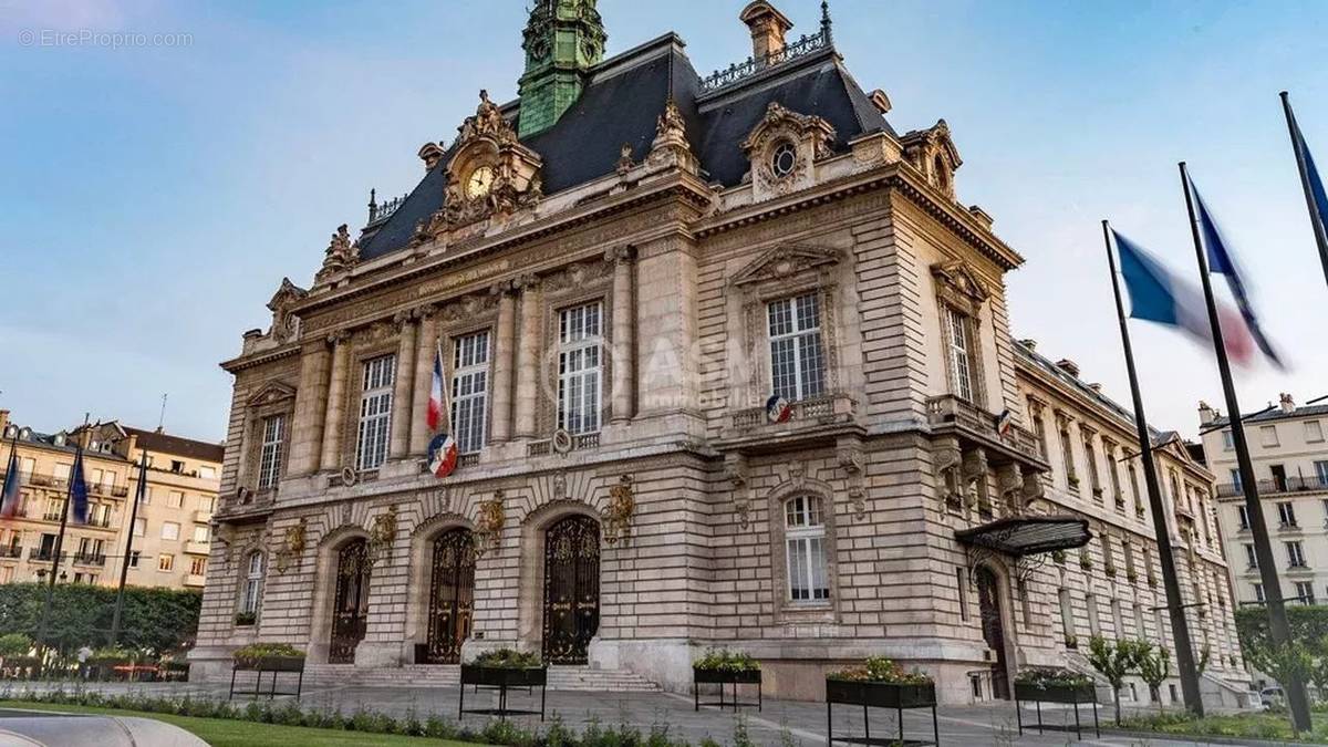 Appartement à LEVALLOIS-PERRET