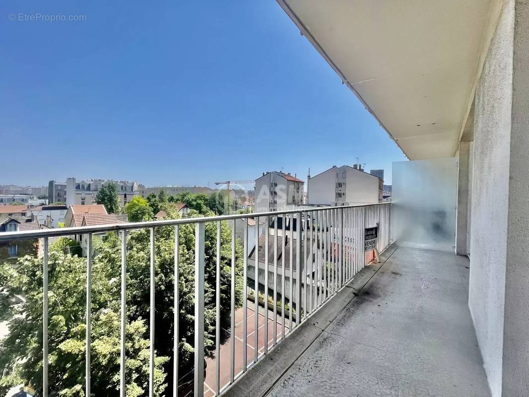 Appartement à COURBEVOIE