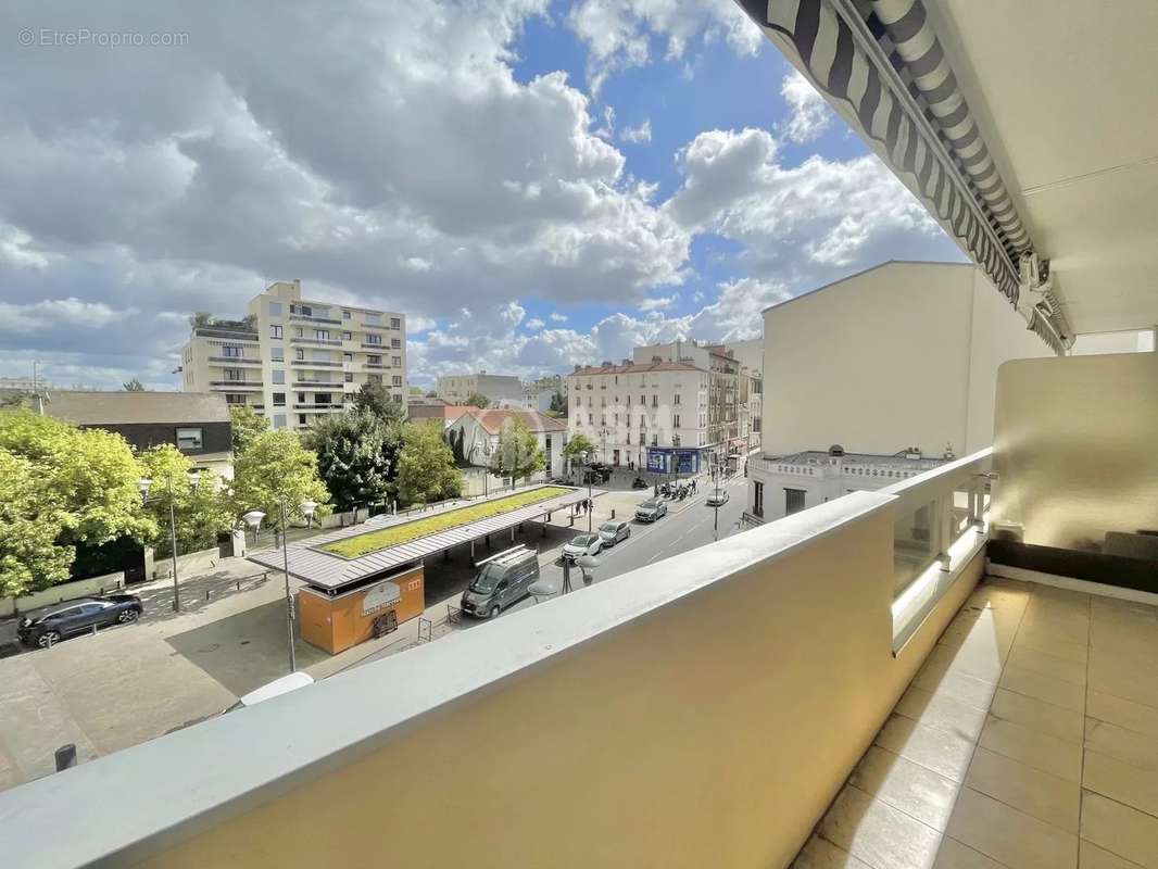 Appartement à COURBEVOIE