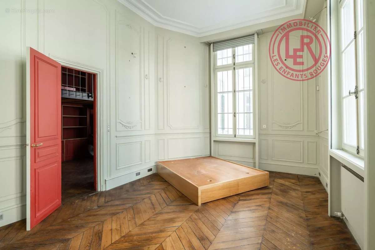 Appartement à PARIS-2E