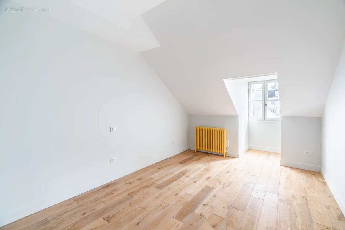 Appartement à PARIS-3E