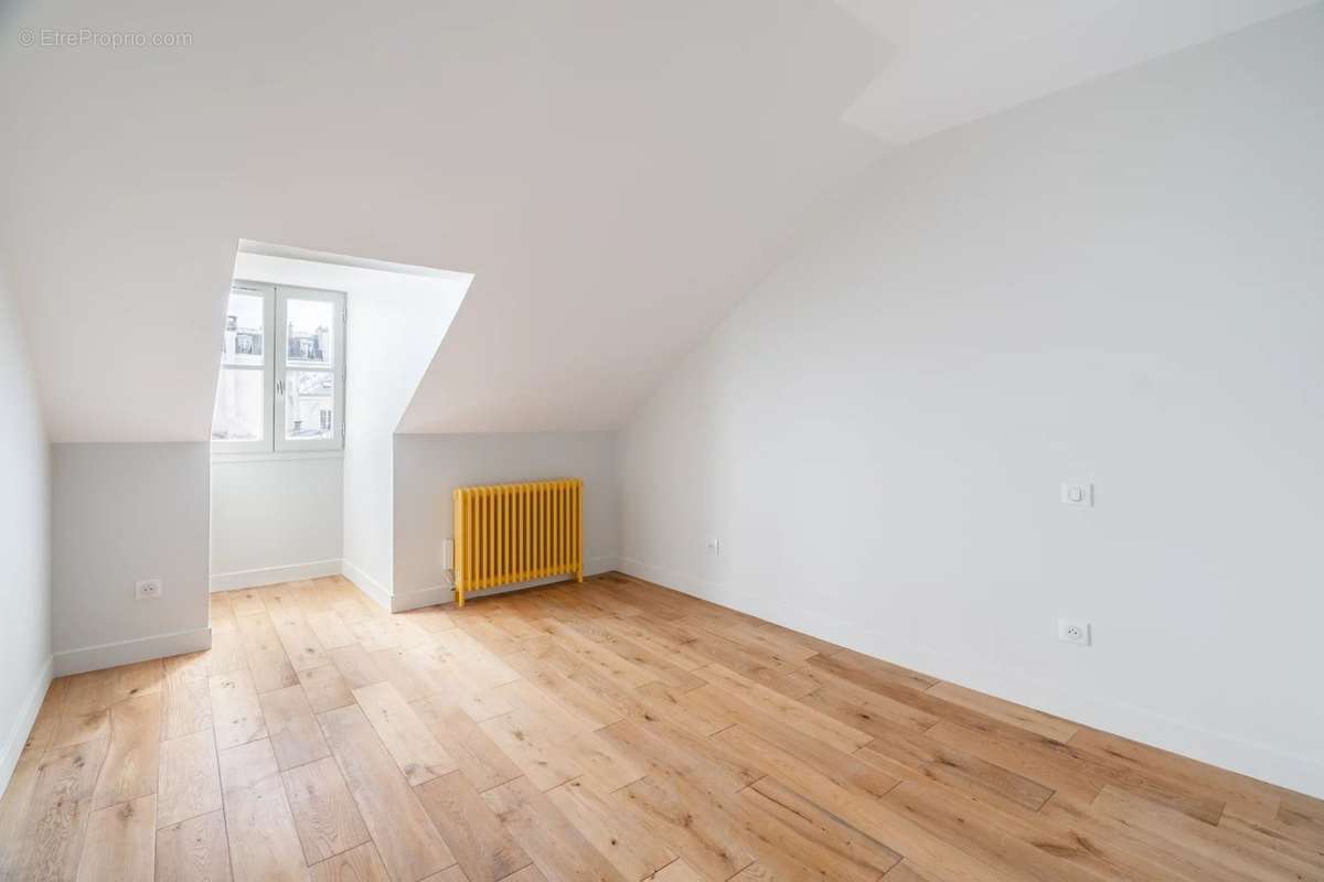 Appartement à PARIS-3E