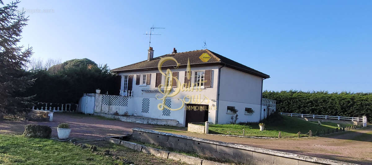 Maison à CHAMPIGNY-SUR-VEUDE