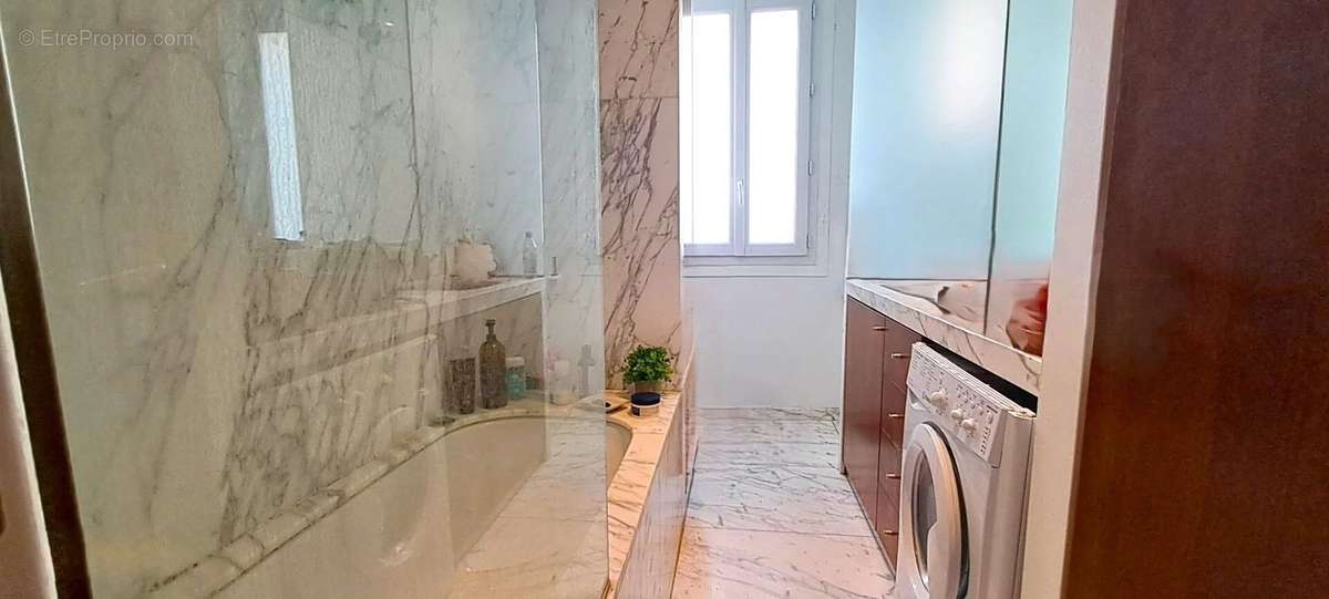 Appartement à PARIS-7E