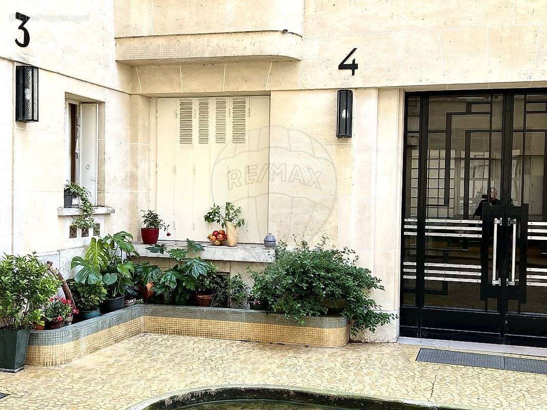 Appartement à PARIS-16E