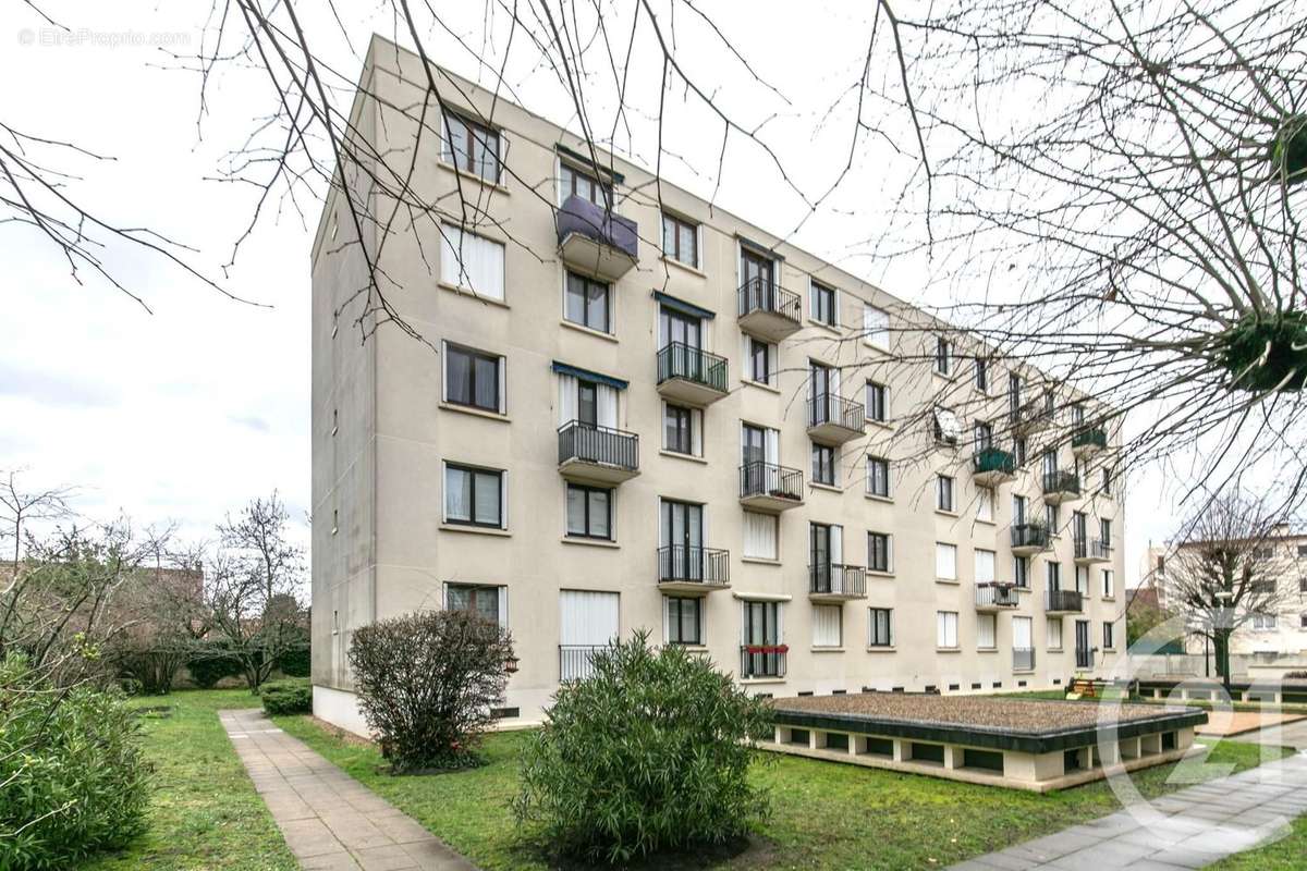 Appartement à SAINT-MAUR-DES-FOSSES