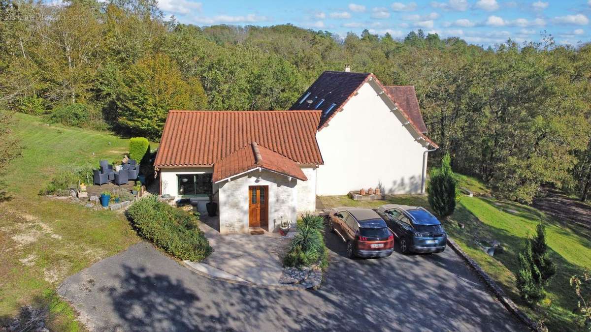 Maison à SAVIGNAC-LES-EGLISES