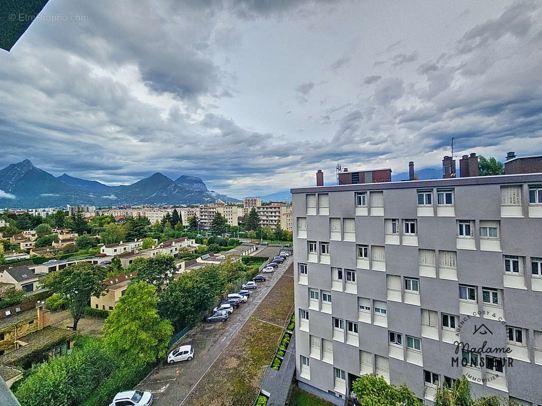 Appartement à SEYSSINET-PARISET