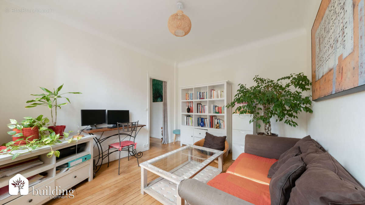 Appartement à COURBEVOIE