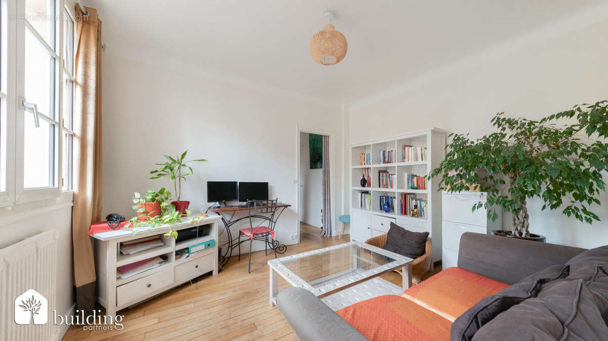 Appartement à COURBEVOIE