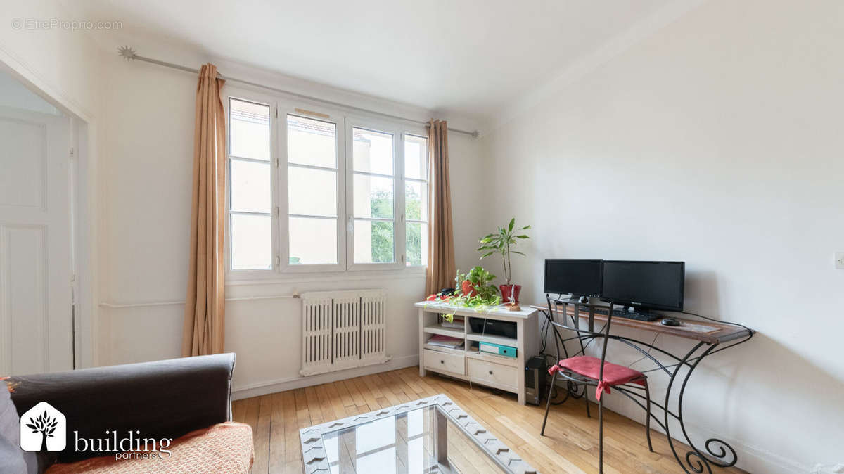 Appartement à COURBEVOIE