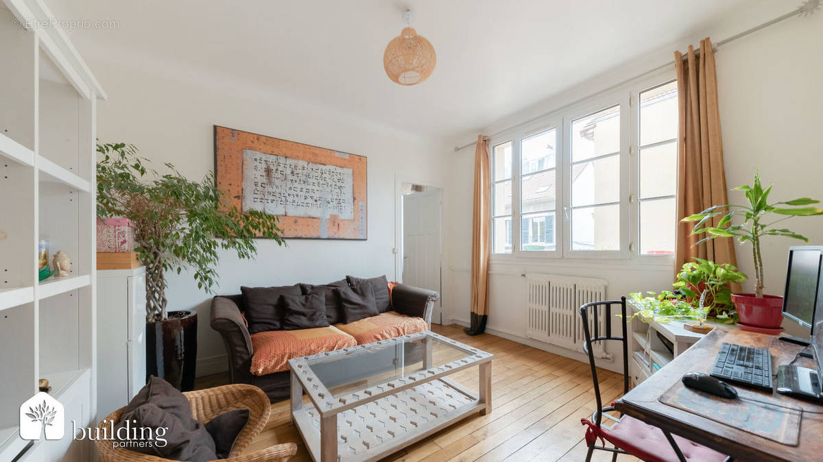 Appartement à COURBEVOIE