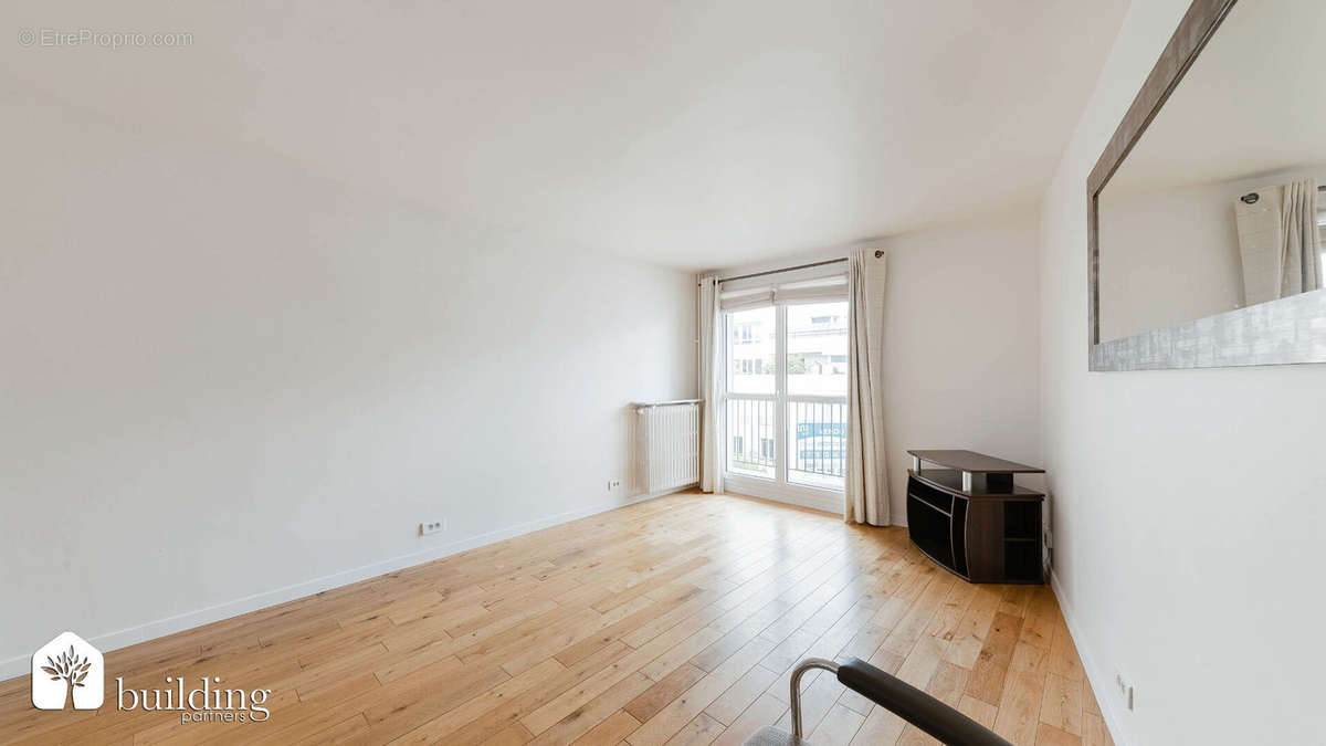 Appartement à LEVALLOIS-PERRET