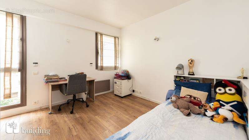 Appartement à LEVALLOIS-PERRET