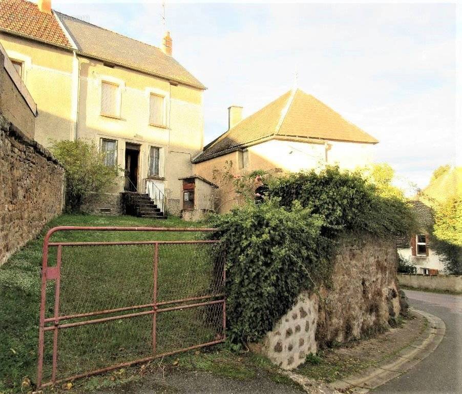 Maison à CUSSY-EN-MORVAN