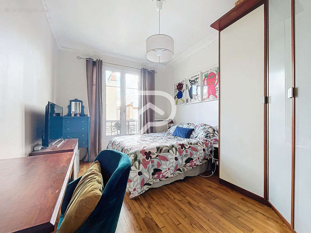 Appartement à COURBEVOIE