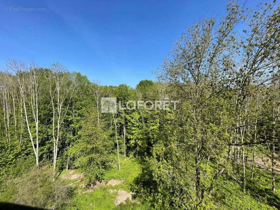 Appartement à VERNEUIL-SUR-SEINE