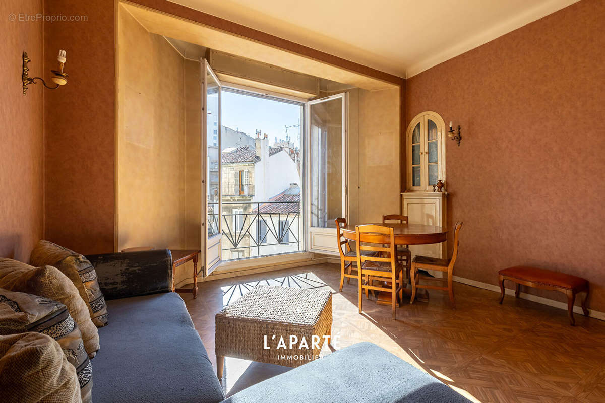 Appartement à MARSEILLE-3E