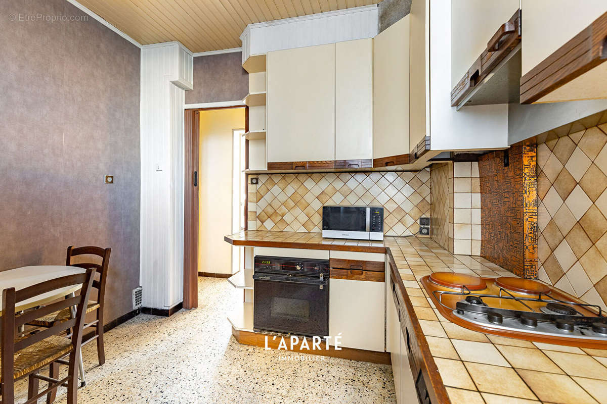 Appartement à MARSEILLE-3E