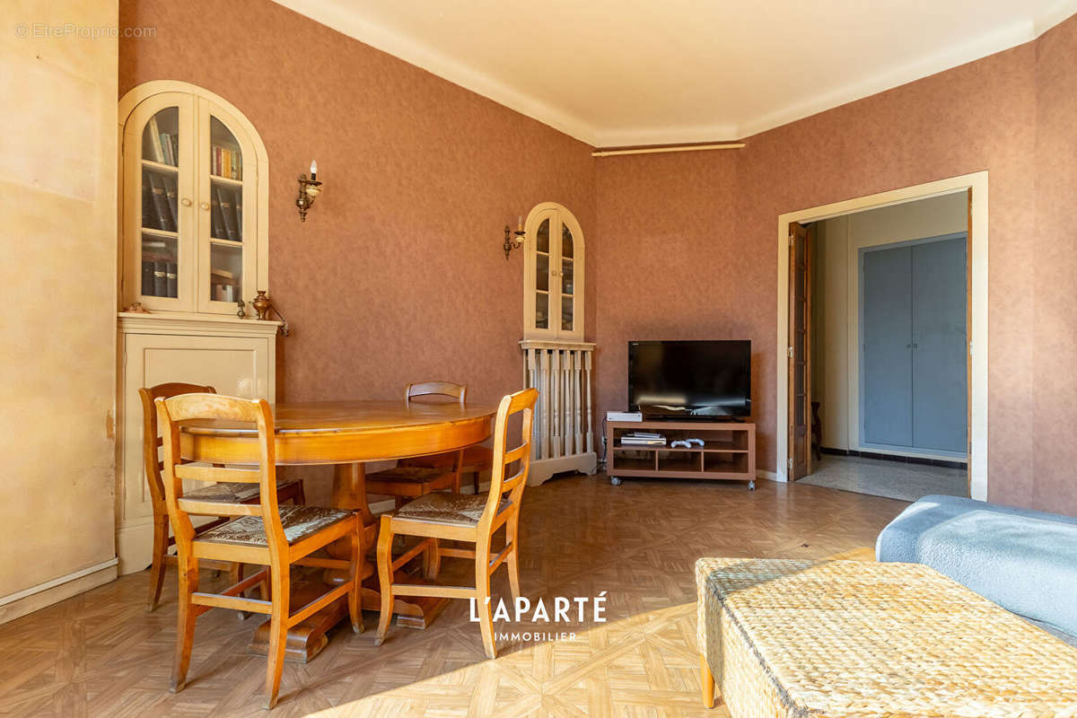 Appartement à MARSEILLE-3E