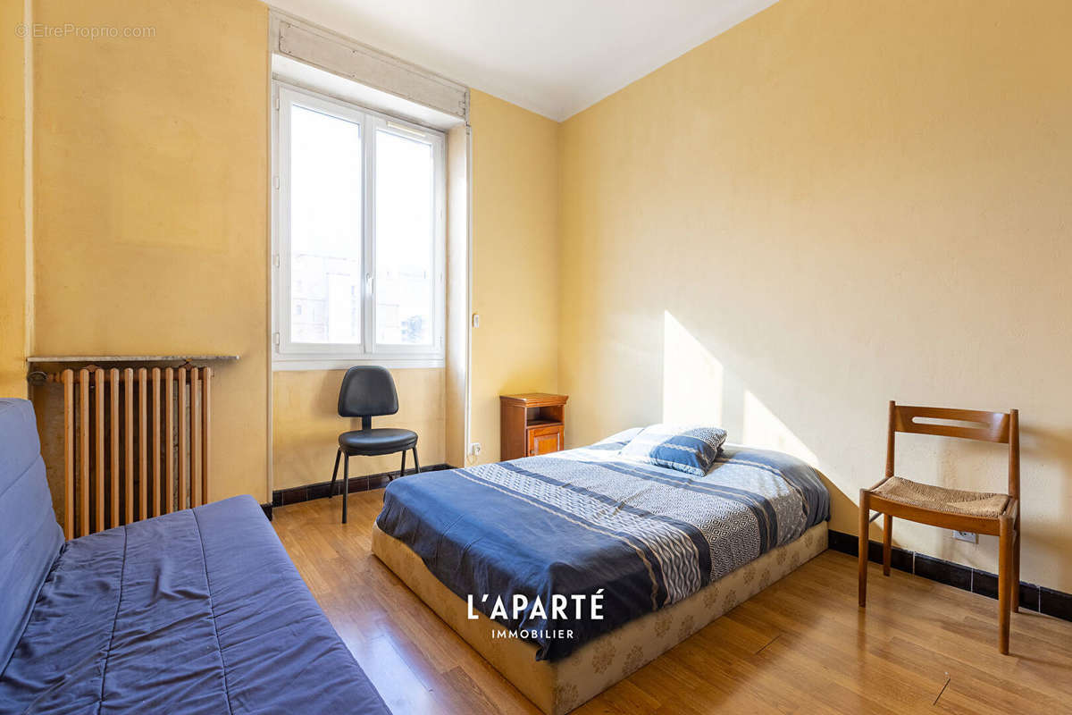 Appartement à MARSEILLE-3E