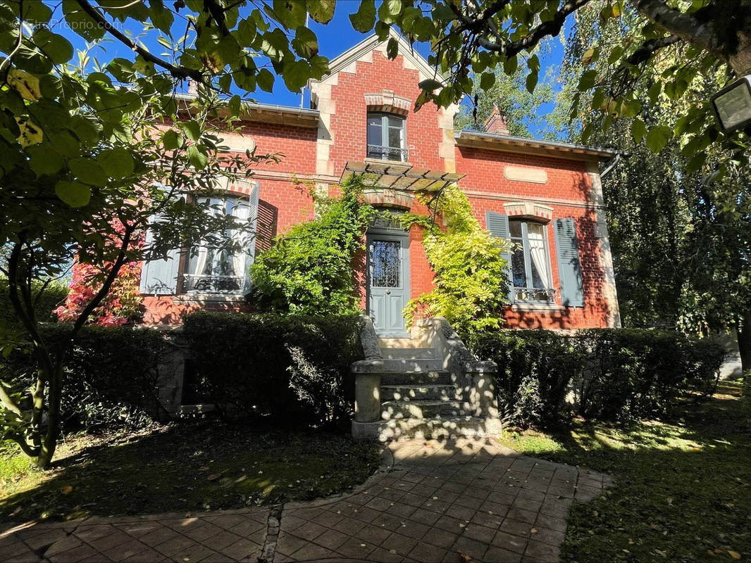 Maison à CIRES-LES-MELLO