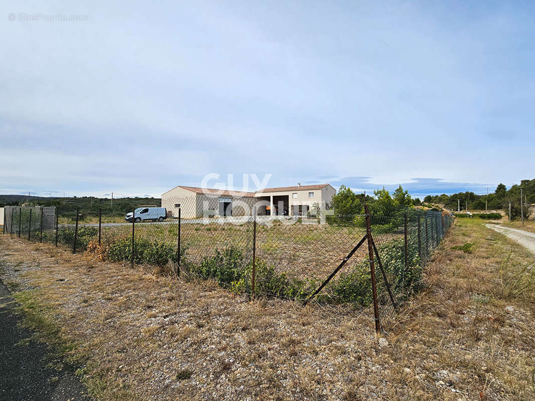 Commerce à ROQUEFORT-DES-CORBIERES