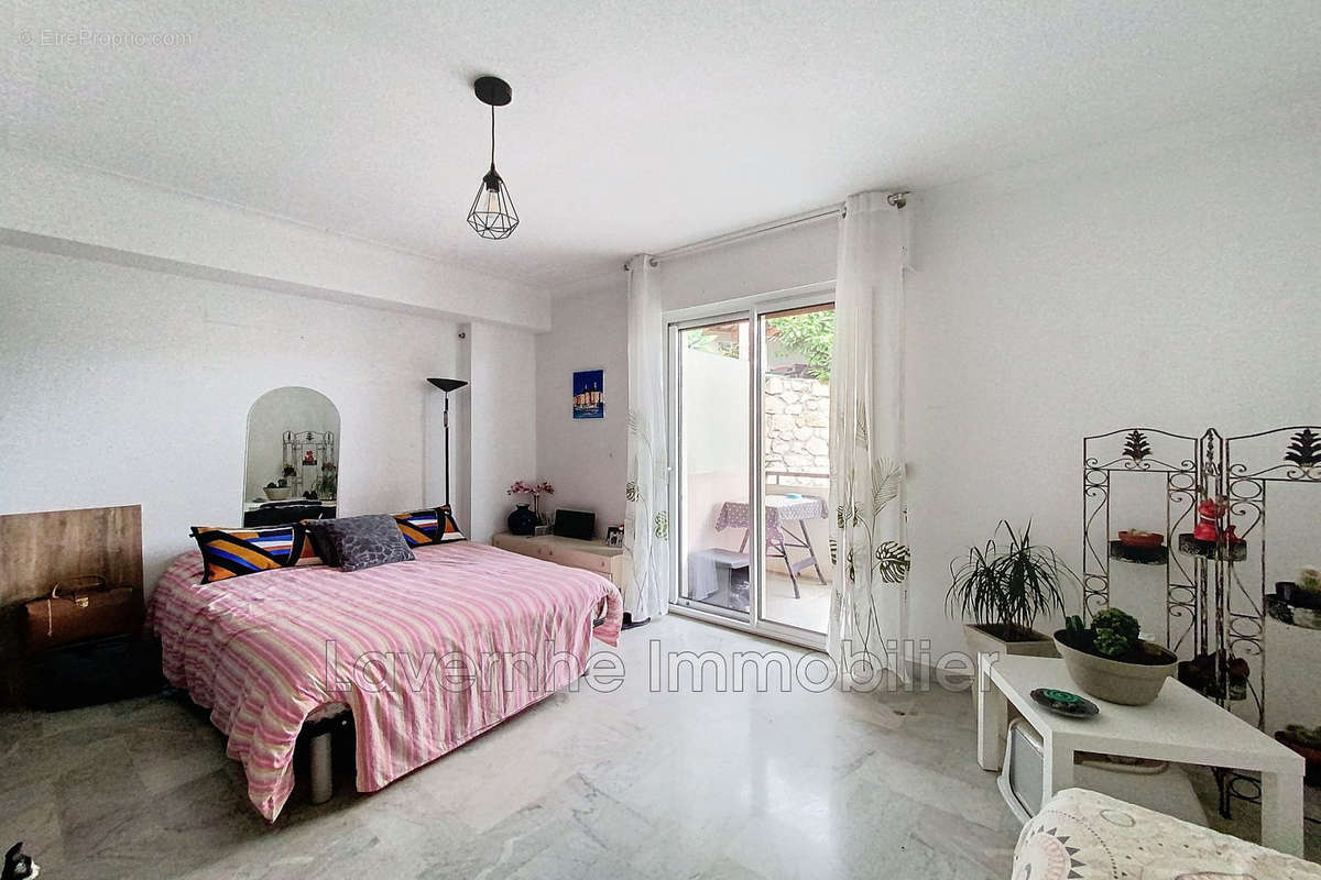 Appartement à VALLAURIS