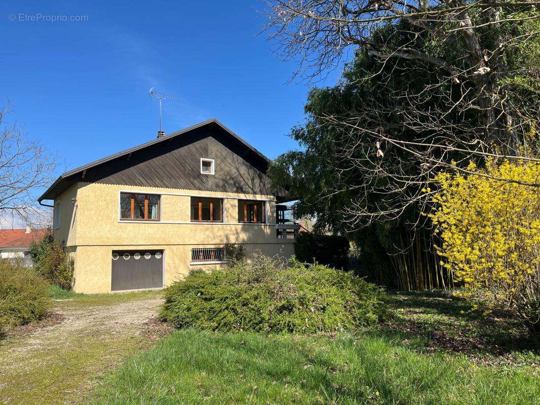 Maison à SAINT-GENIX-SUR-GUIERS