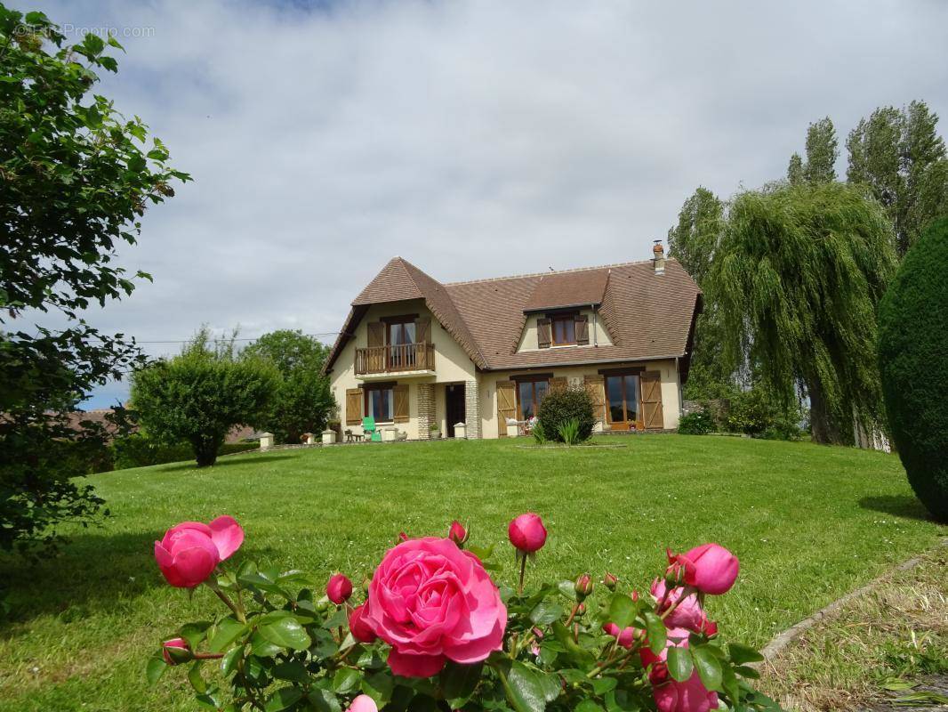 Maison à MEZIDON-CANON