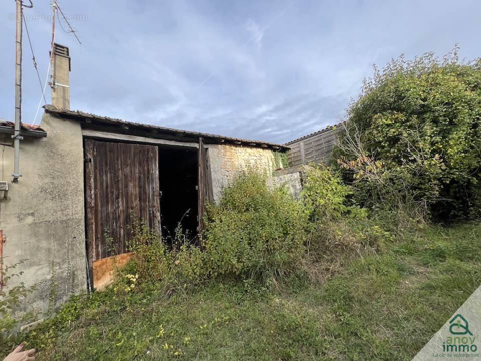 Maison à LA COURONNE