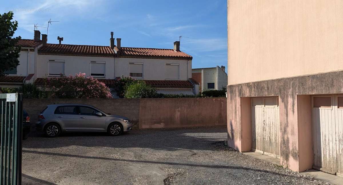 Parking à CARCASSONNE